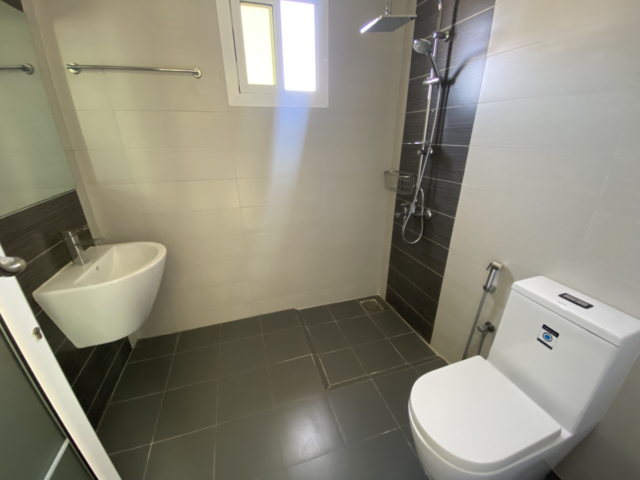 property 235 image 4