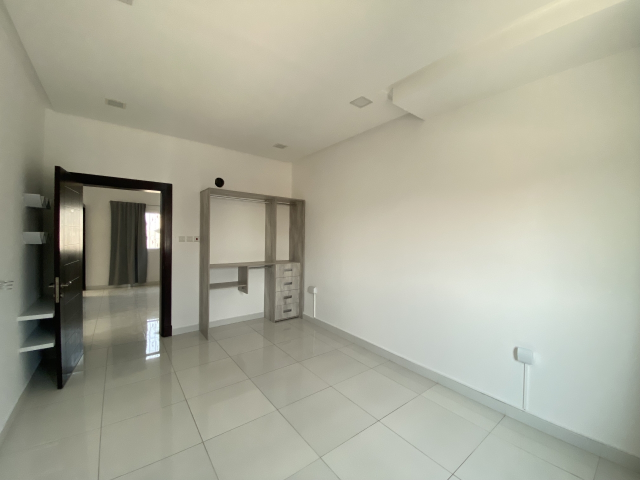 property 235 image 7