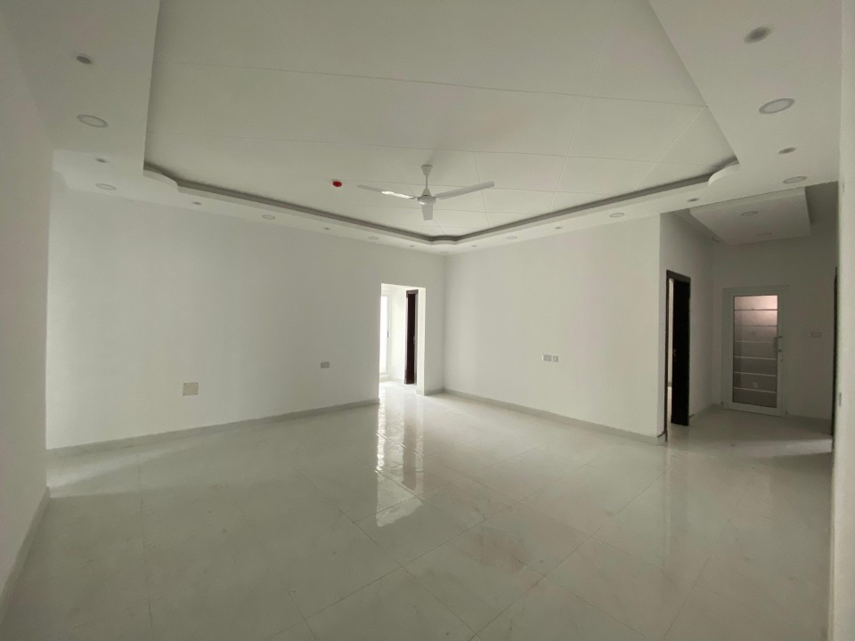 property 4056 image 0