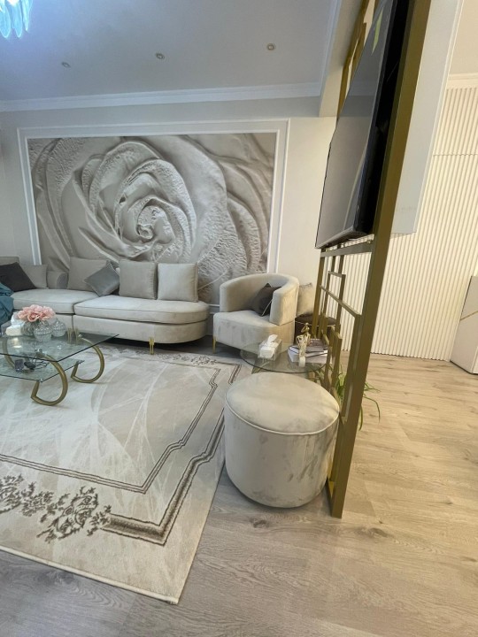 property 4085 image 0