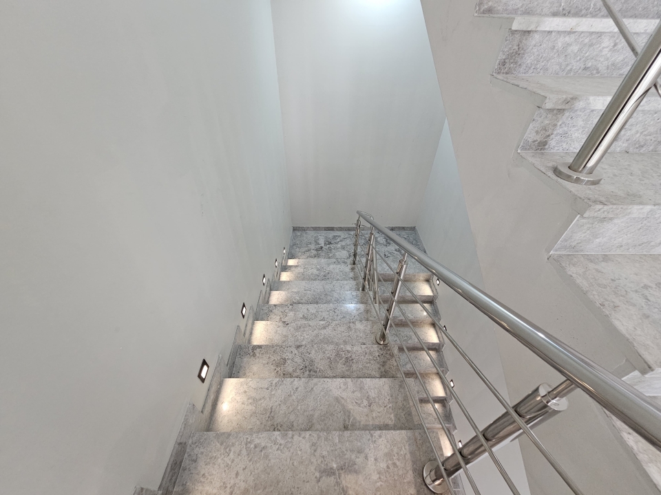 property 4337 image 3