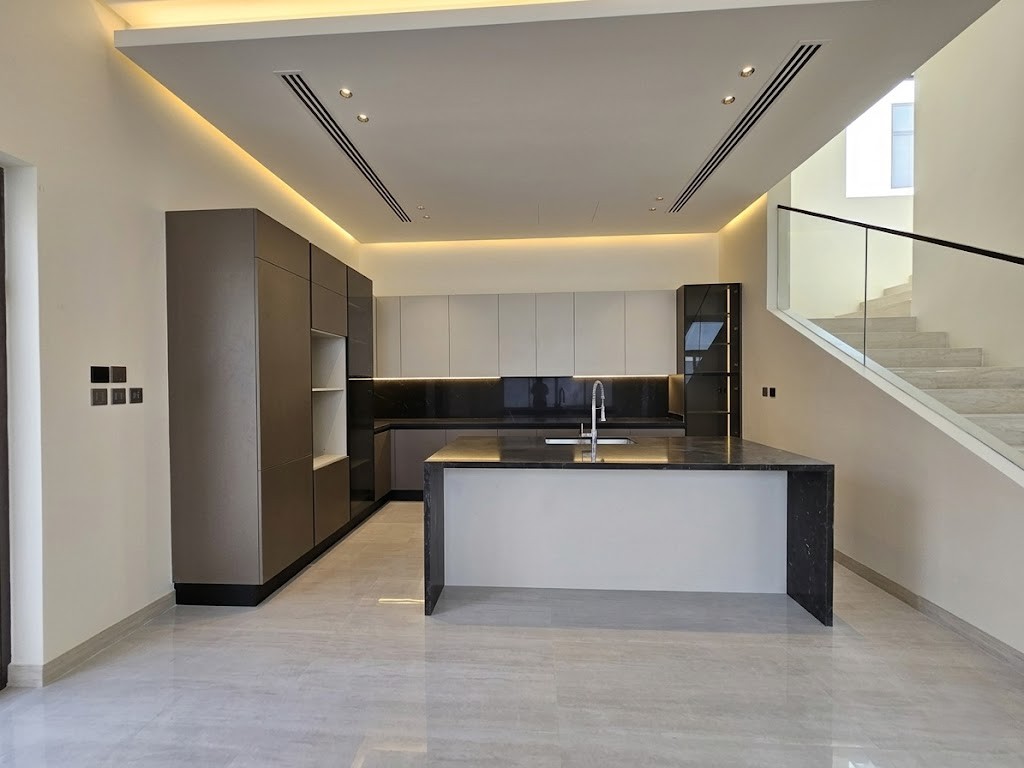 property 4570 image 4