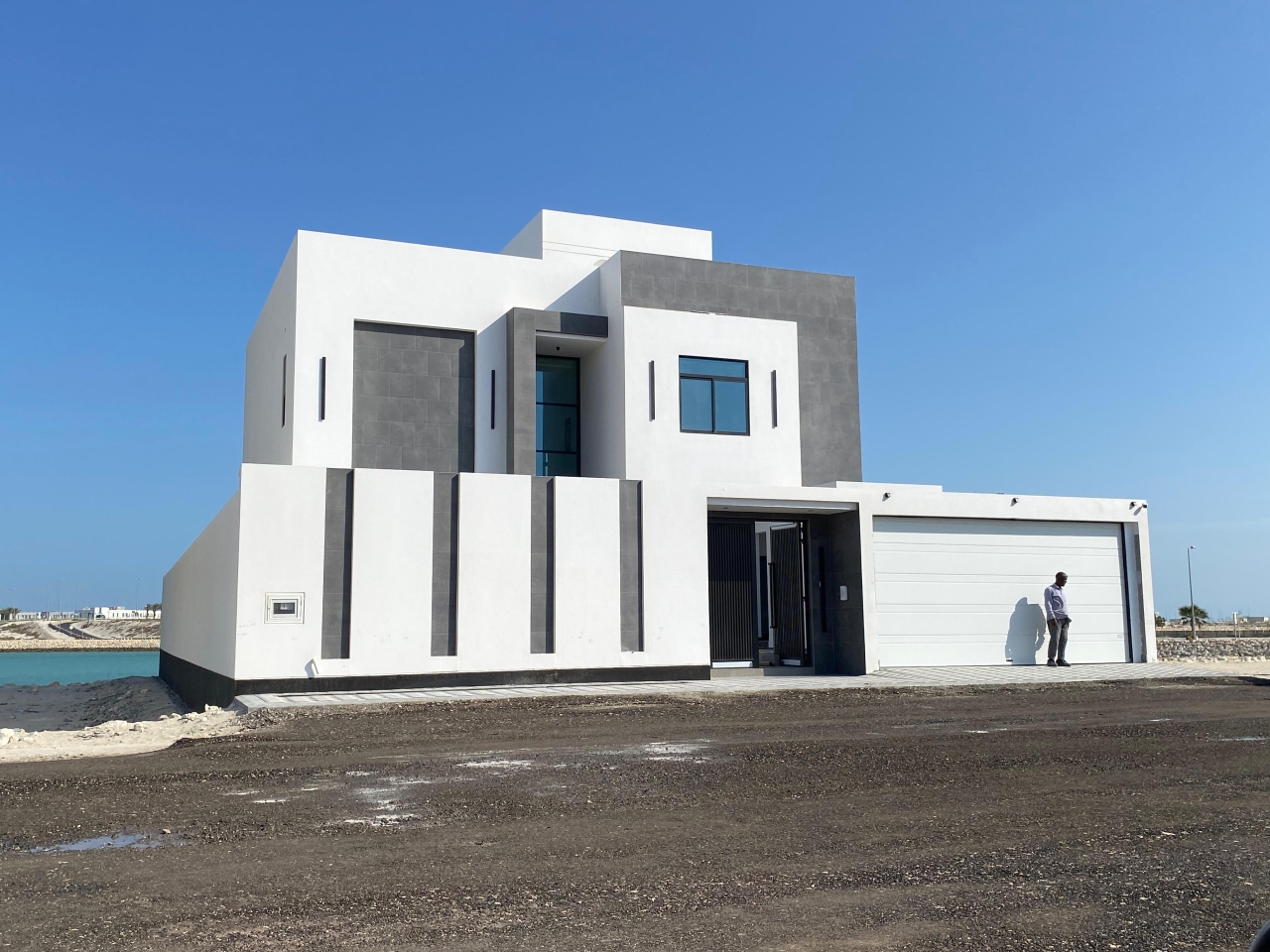property 4653 image 0
