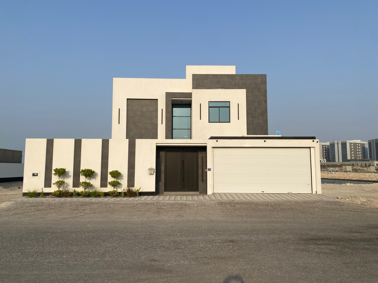 property 4653 image 0