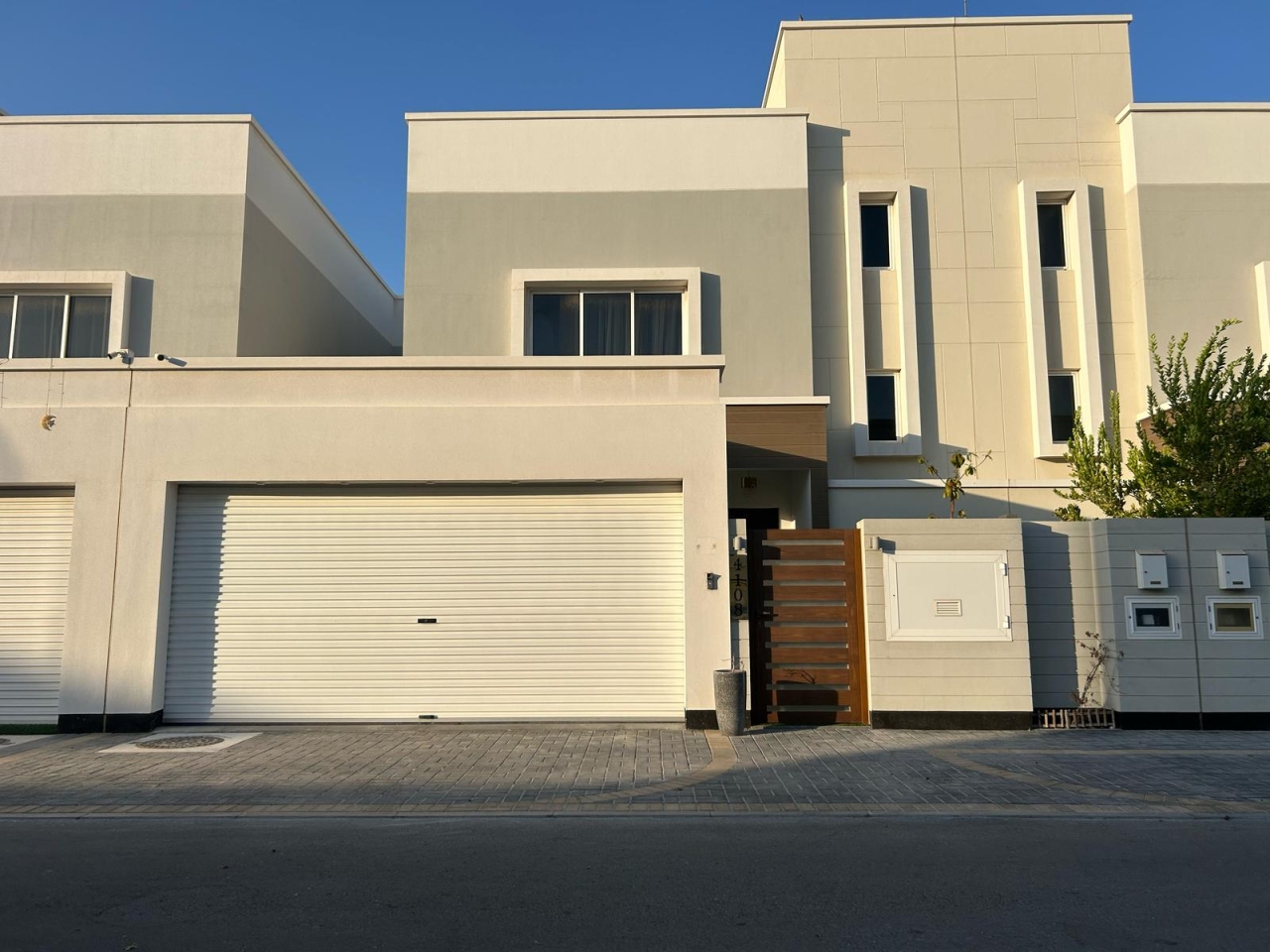 property 4926 image 0