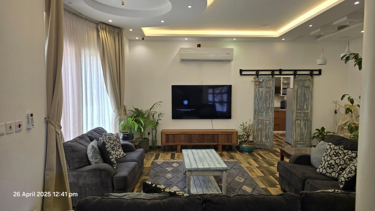property 4993 image 0