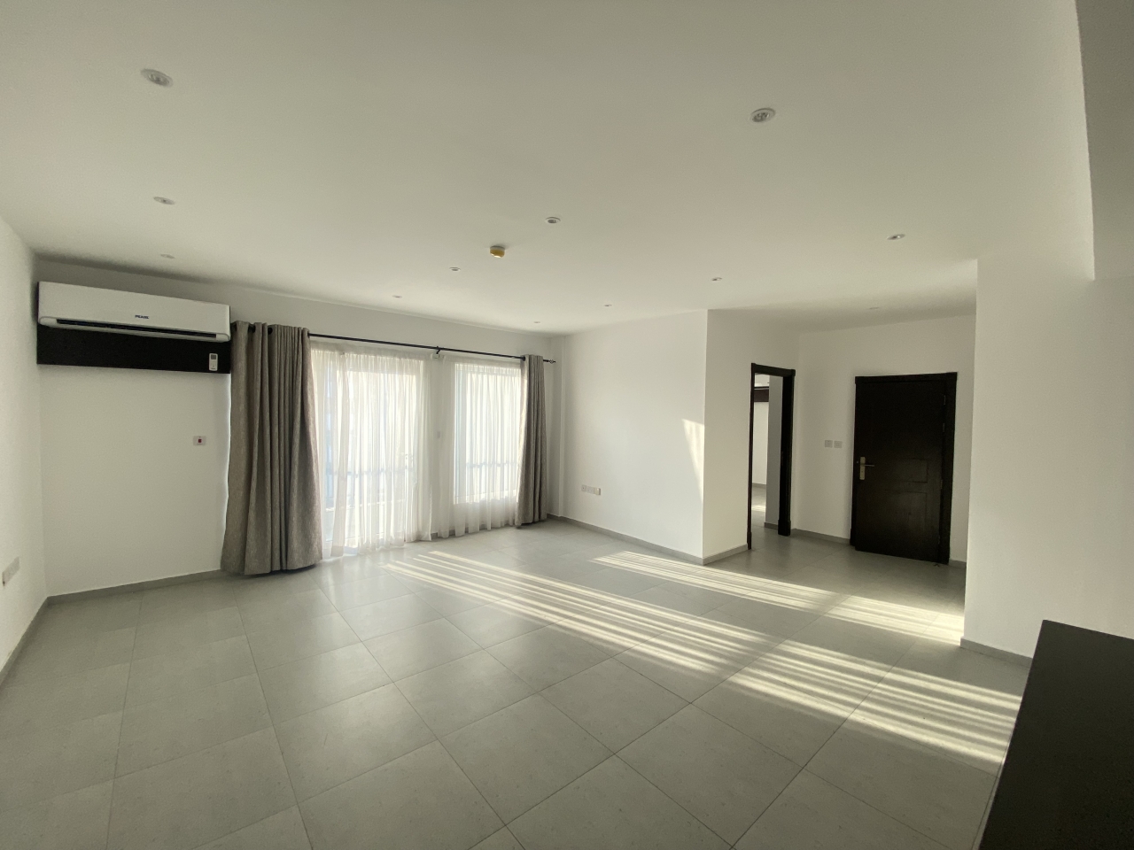 property 5496 image 0