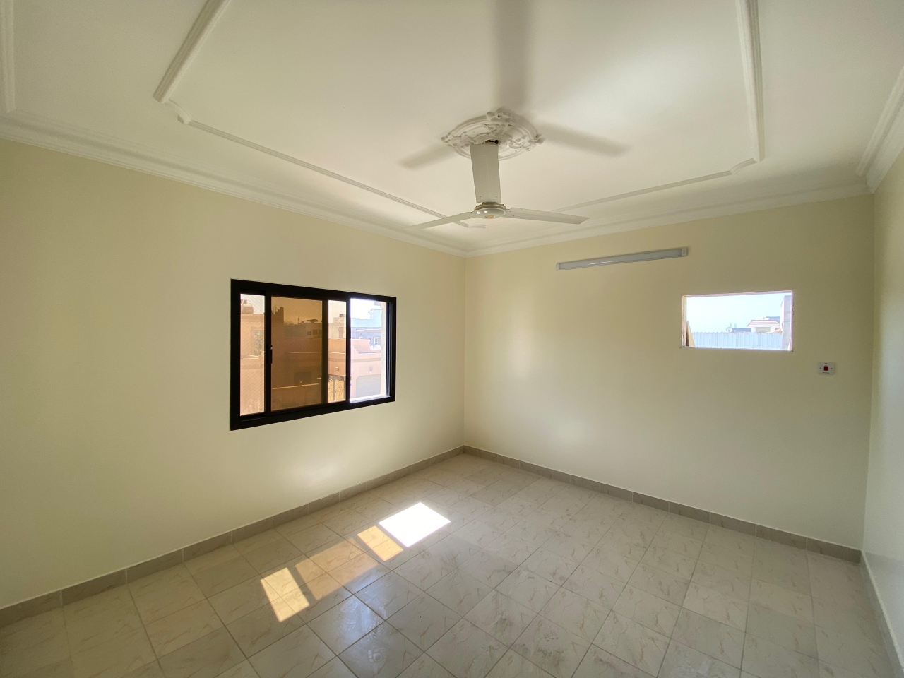 property 5519 image 0