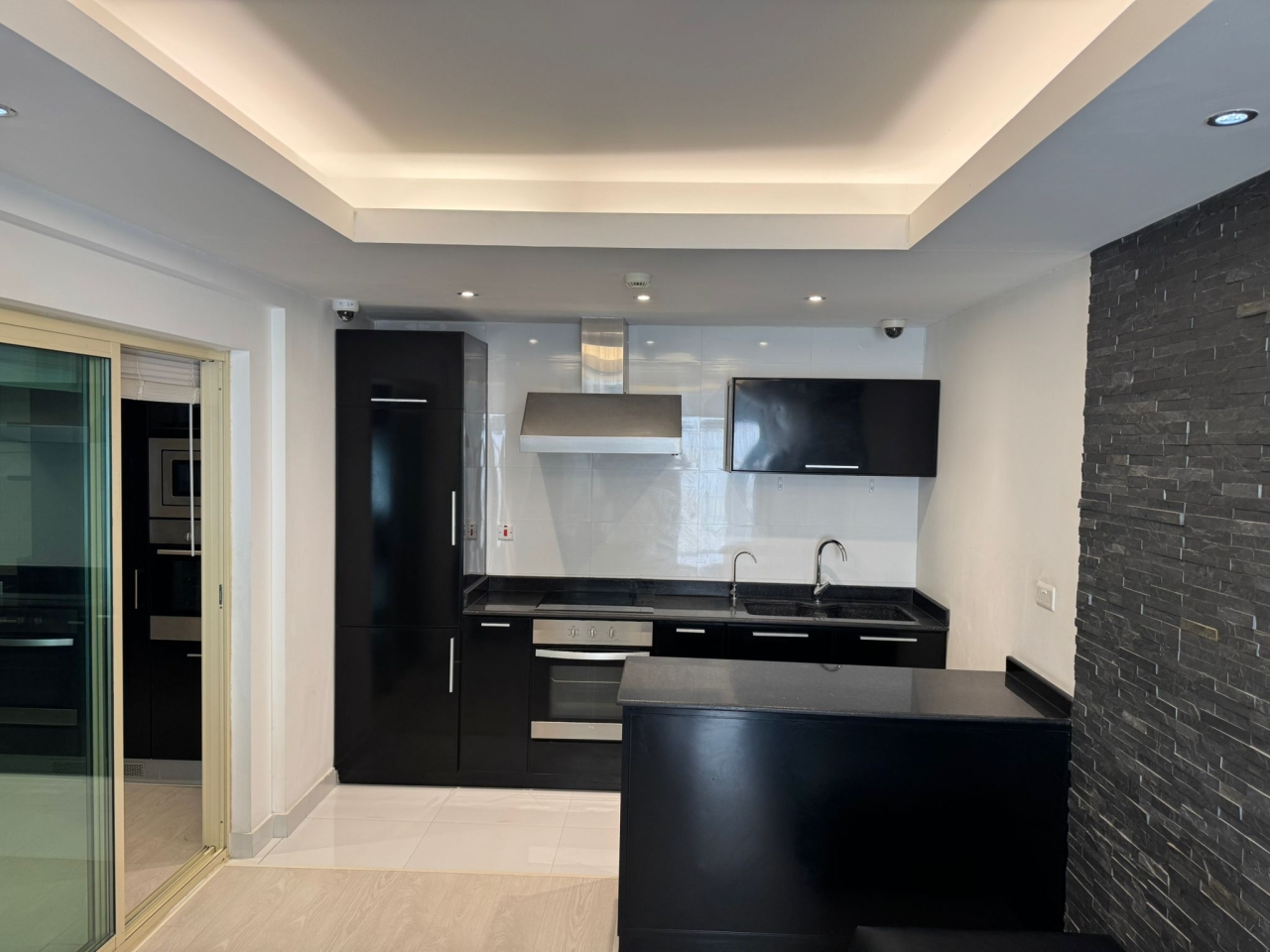 property 5527 image 0