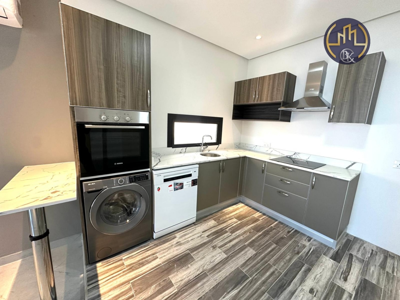 property 5602 image 0