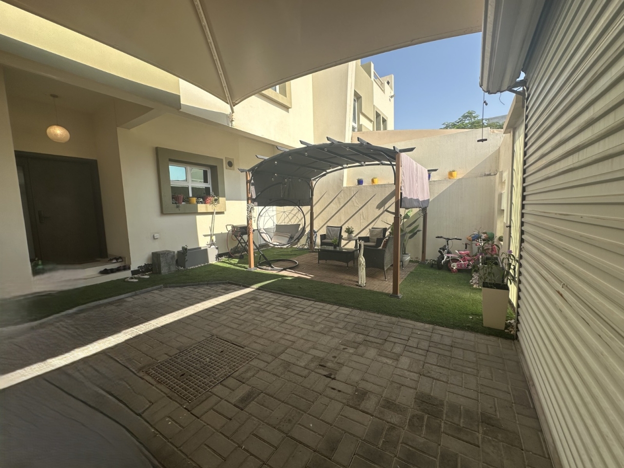 property 5621 image 0