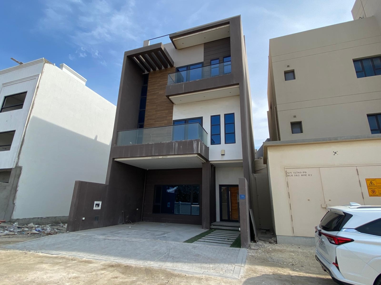 property 5637 image 0