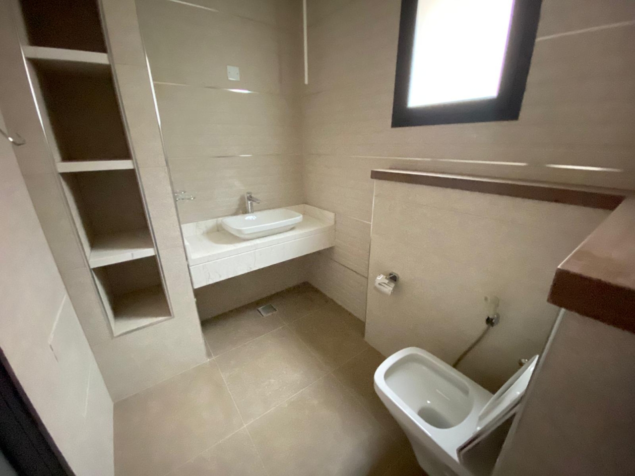 property 5637 image 8