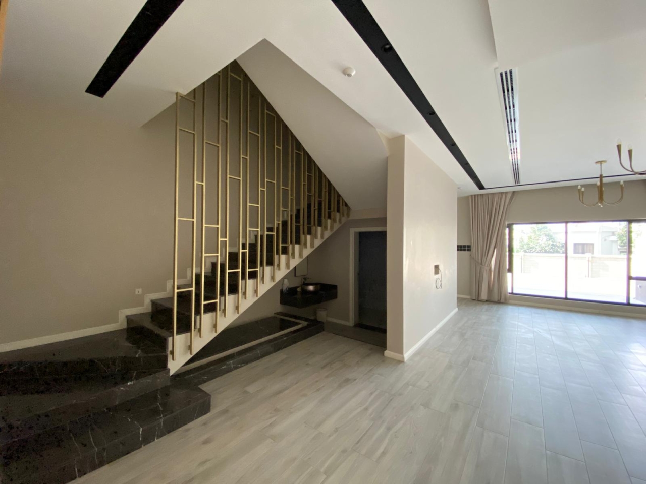 property 5637 image 11