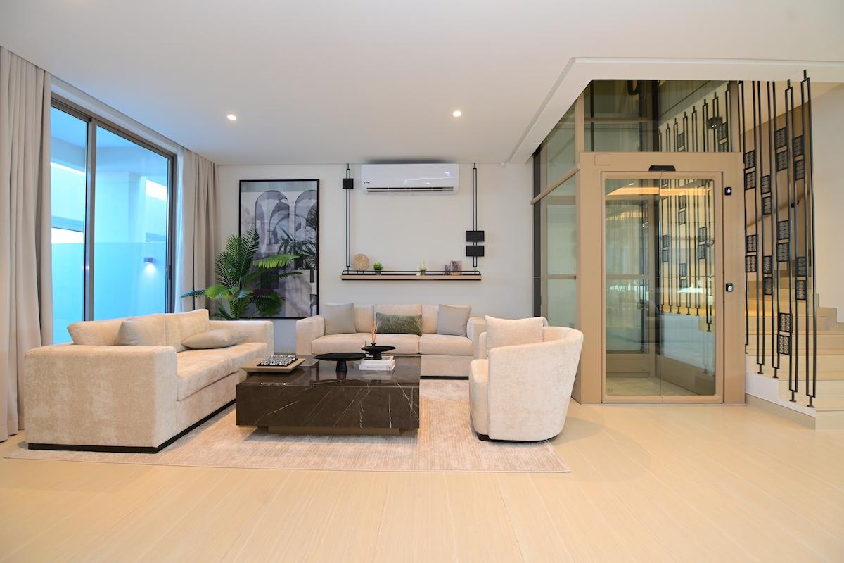 property 5647 image 0