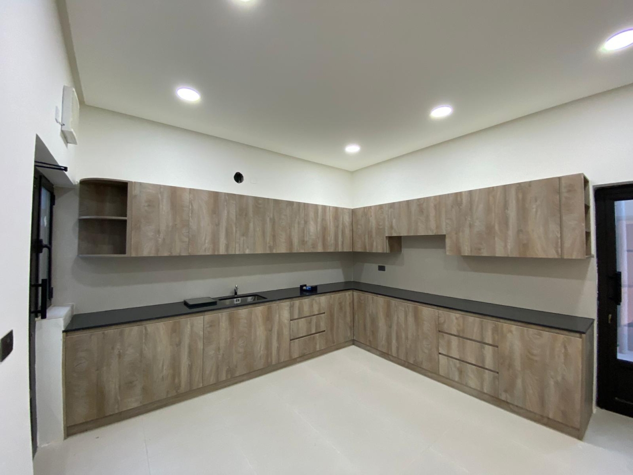 property 5696 image 4