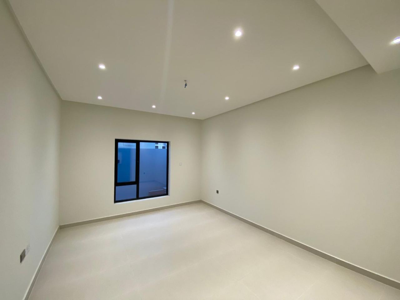 property 5696 image 3