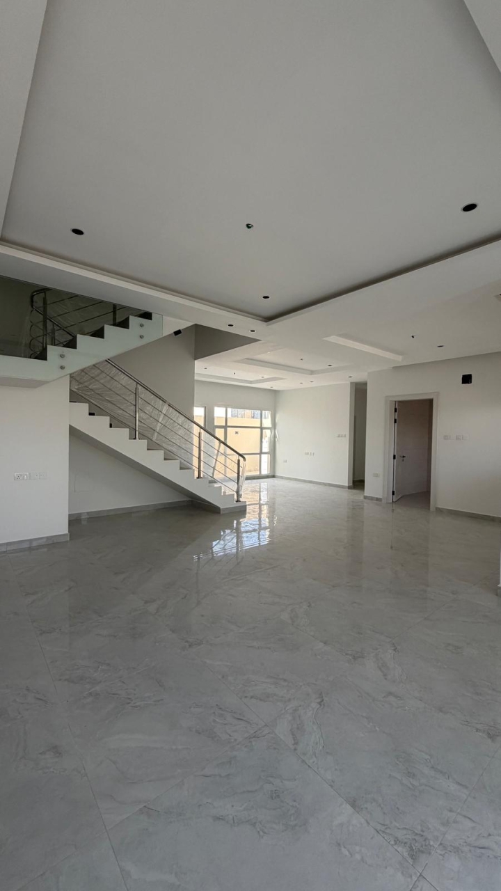 property 5733 image 0