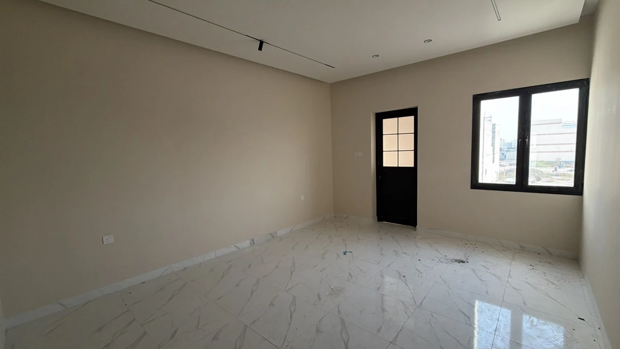 property 5755 image 0