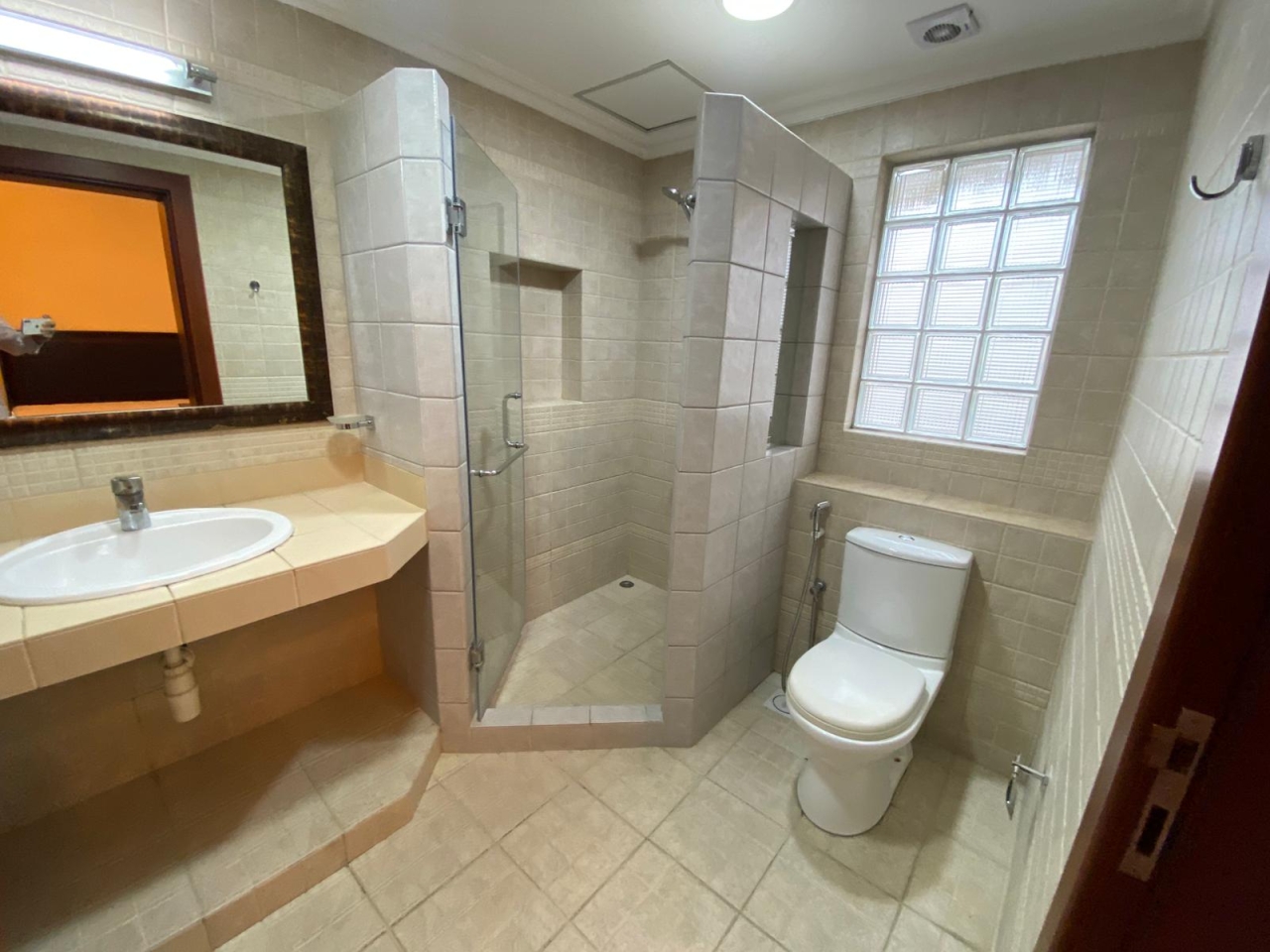 property 5781 image 5