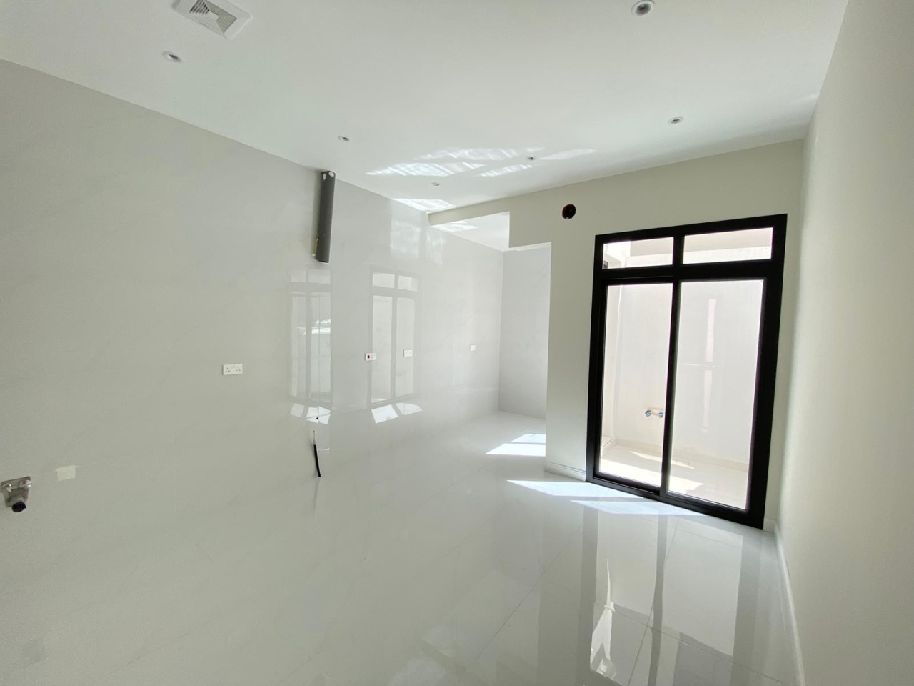property 5798 image 3