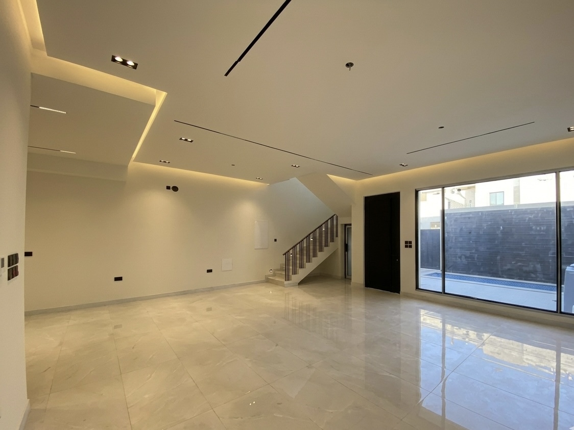 property 5804 image 0