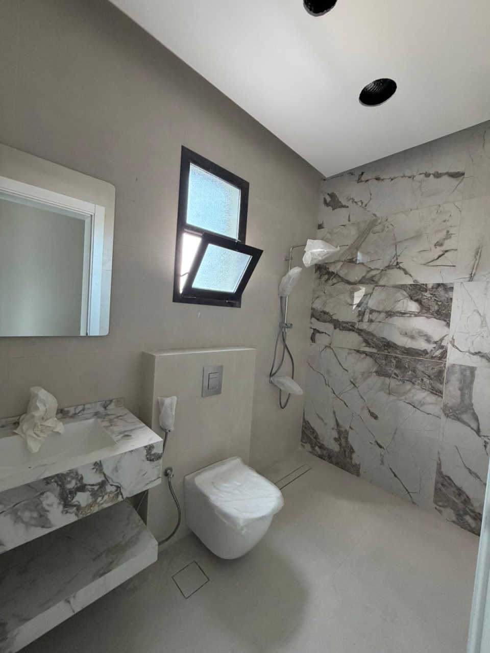 property 5886 image 0