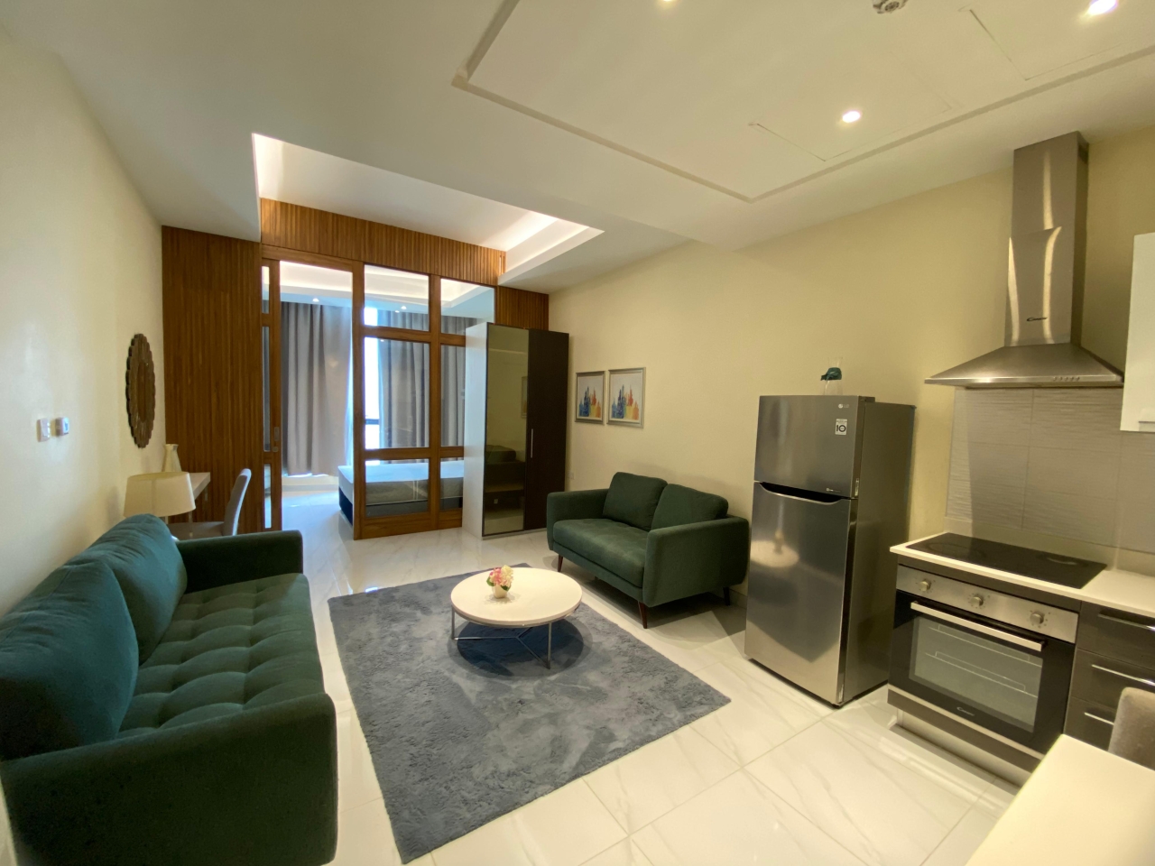 property 883 image 0